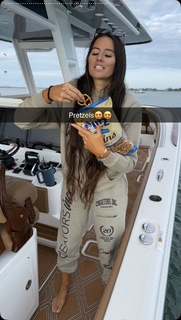 Marie Temara feet photo thumbnail