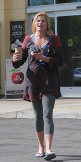 Mariel Hemingway feet photo thumbnail