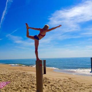 Mariel Hemingway feet photo thumbnail