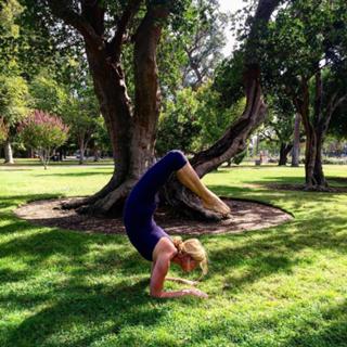 Mariel Hemingway feet photo thumbnail