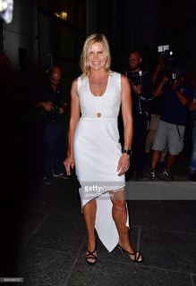 Mariel Hemingway feet photo thumbnail