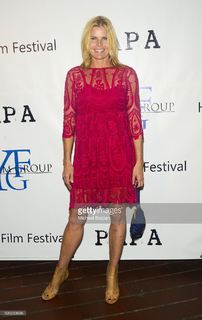 Mariel Hemingway feet photo thumbnail