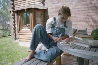 Mariel Hemingway feet photo thumbnail