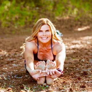 Mariel Hemingway feet photo thumbnail