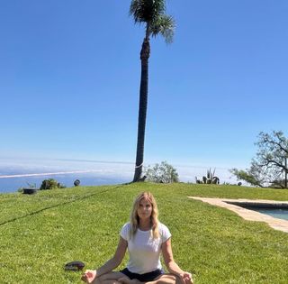 Mariel Hemingway feet photo thumbnail