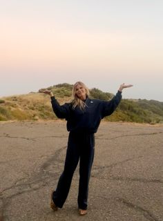 Mariel Hemingway feet photo 5