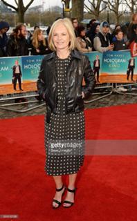 Mariella Frostrup feet photo 3