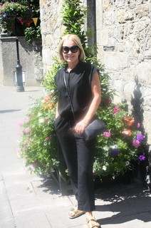 Mariella Frostrup feet photo 4