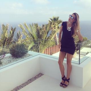 Marietta Hrousala feet photo 9