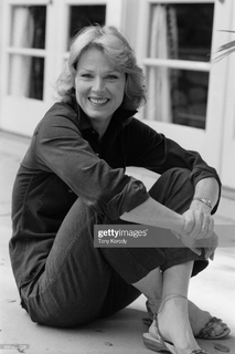 Mariette Hartley feet photo 15