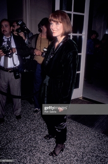 Mariette Hartley feet photo 10