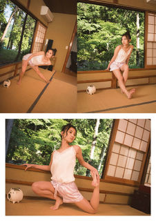 Marika Kôno feet photo 12