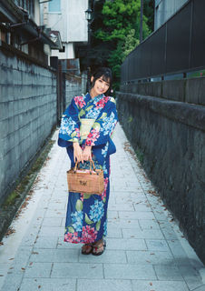 Marika Kôno feet photo 3