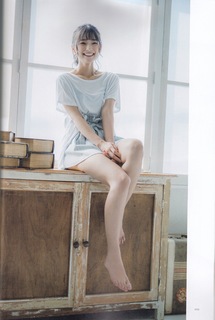 Marika Kôno feet photo 2
