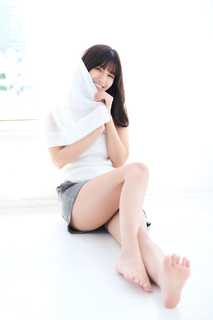 Marika Kôno feet photo 13