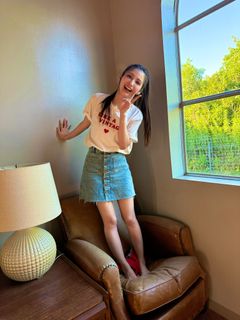 Marika Kôno feet photo 2