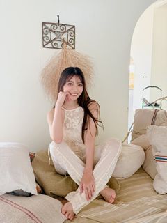 Marika Kôno feet photo 1