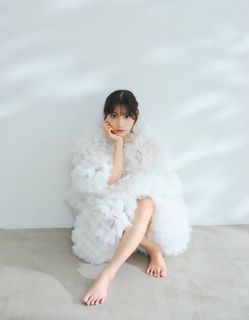 Marika Kôno feet photo 2