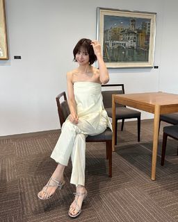 Mariko Shinoda feet photo 11