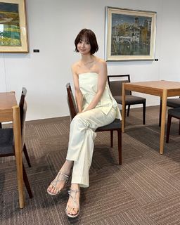 Mariko Shinoda feet photo 10