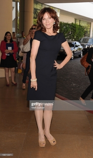 Marilu Henner feet photo thumbnail