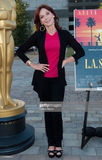 Marilu Henner feet photo thumbnail