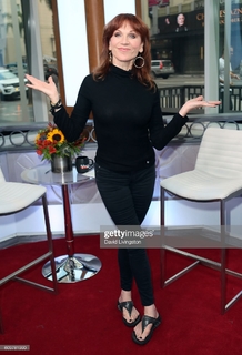 Marilu Henner feet photo thumbnail