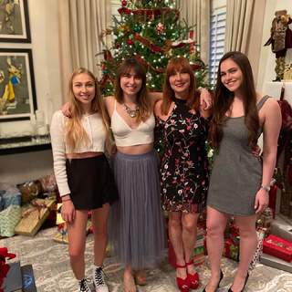 Marilyn Milian feet photo thumbnail