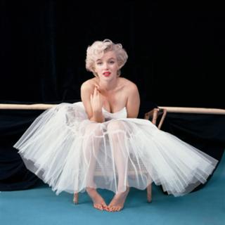 Marilyn Monroe feet photo thumbnail