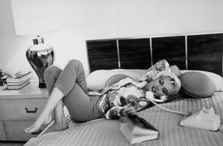 Marilyn Monroe feet photo thumbnail