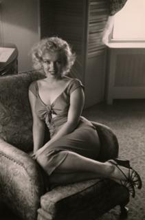 Marilyn Monroe feet photo thumbnail
