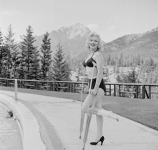 Marilyn Monroe feet photo thumbnail