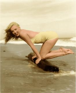 Marilyn Monroe feet photo thumbnail