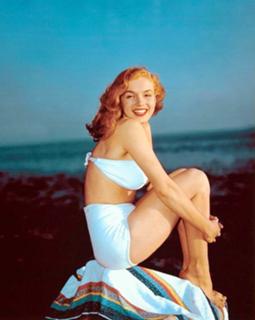 Marilyn Monroe feet photo thumbnail