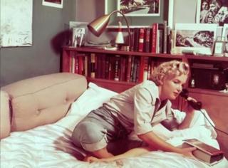 Marilyn Monroe feet photo thumbnail