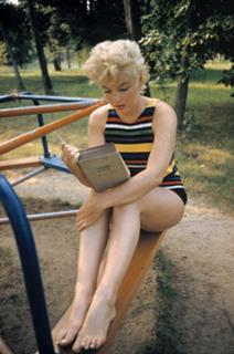 Marilyn Monroe feet photo thumbnail