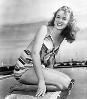Marilyn Monroe feet photo thumbnail