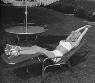 Marilyn Monroe feet photo thumbnail