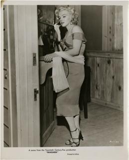 Marilyn Monroe feet photo thumbnail