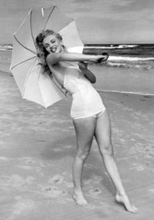Marilyn Monroe feet photo thumbnail