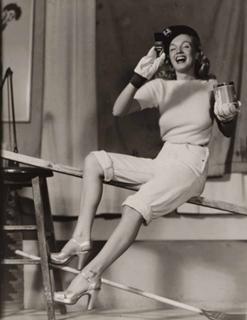 Marilyn Monroe feet photo thumbnail