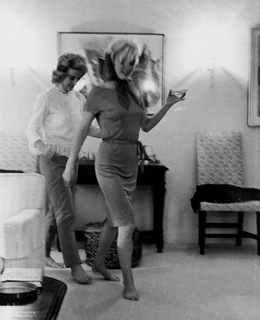 Marilyn Monroe feet photo thumbnail