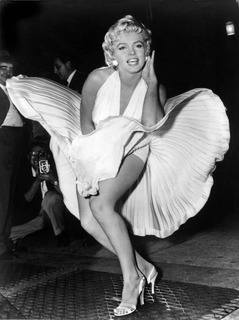 Marilyn Monroe feet photo thumbnail
