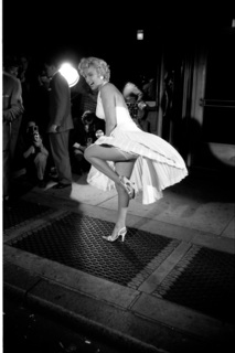 Marilyn Monroe feet photo thumbnail