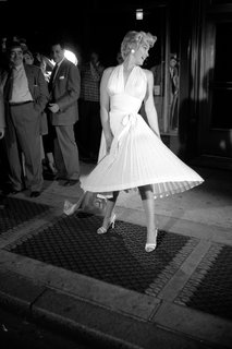 Marilyn Monroe feet photo thumbnail