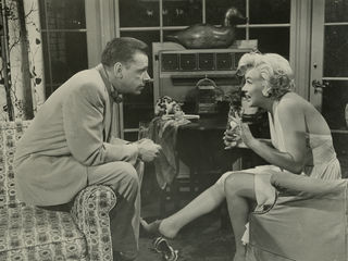Marilyn Monroe feet photo thumbnail