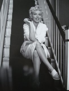 Marilyn Monroe feet photo thumbnail
