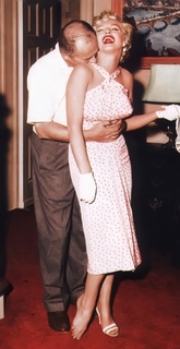 Marilyn Monroe feet photo thumbnail