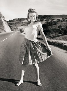 Marilyn Monroe feet photo thumbnail