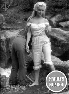 Marilyn Monroe feet photo thumbnail